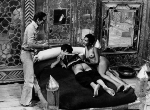 blog_pier-paolo-pasolini-on-the-set-of-arabian-nights-1974
