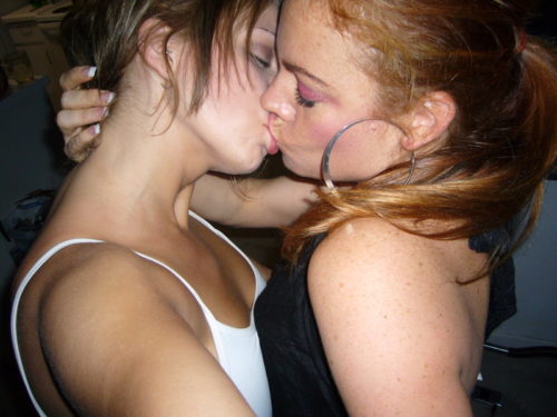 lezbo poljubac