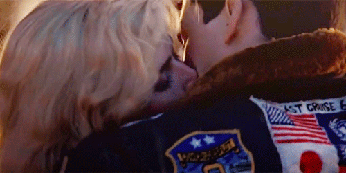 Top Gun, poljubac