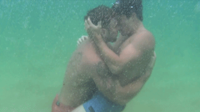 gejevi se ljube pod vodom