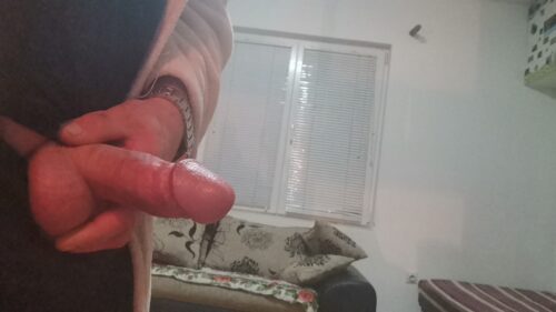 Muškarac (27) iz Novog Sada pruža diskretno druženje damama koje žele prijatno i opušteno društvo. Tel: 0652100656