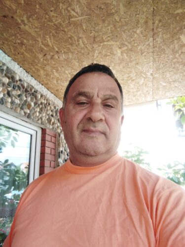Ozbiljan, diskretan, oženjen, 55 g, traži, devojku 18+, ljubavni par ili bračni par, damu do 60 g, radi povremenog sexy druženja, iz okoline Niša, Paraćina, Jagodine, Kruševca. Moguć svaki dogovor i Vaš predlog. Tel: 0616124093