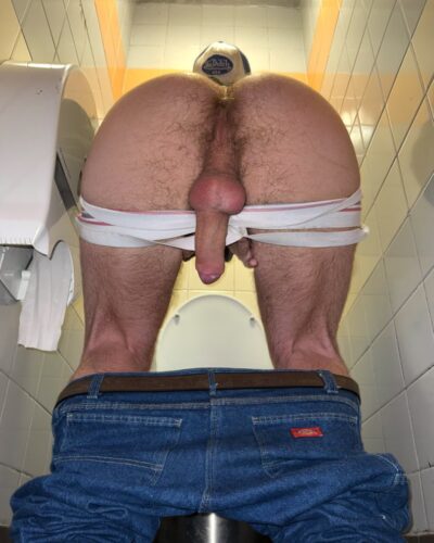 naguženi gay